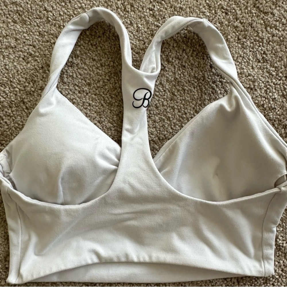 𝐵𝑜𝓂𝒷𝓈𝒽𝑒𝓁𝓁 𝒮𝓅𝑜𝓇𝓉𝓈𝓌𝑒𝒶𝓇 Keyhole Sport Bra - Picture 3 of 3